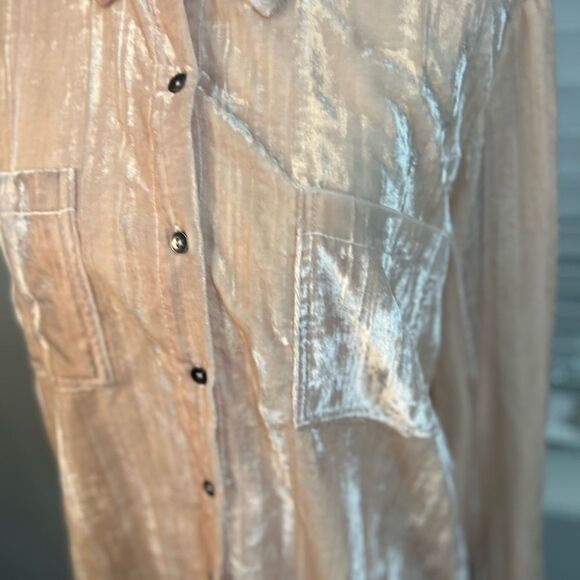 Splendid Ryan Velvet Button-Down Large
Champagne pink - Picture 3 of 11
